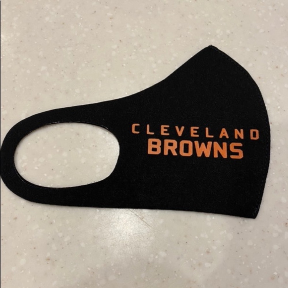 FACE MASK “ CLEVELAND BROWNS “